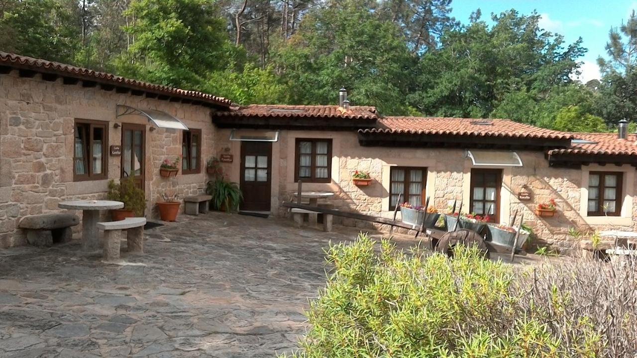 בית הארחה As Mirans 	Aldea Os Muinos מראה חיצוני תמונה